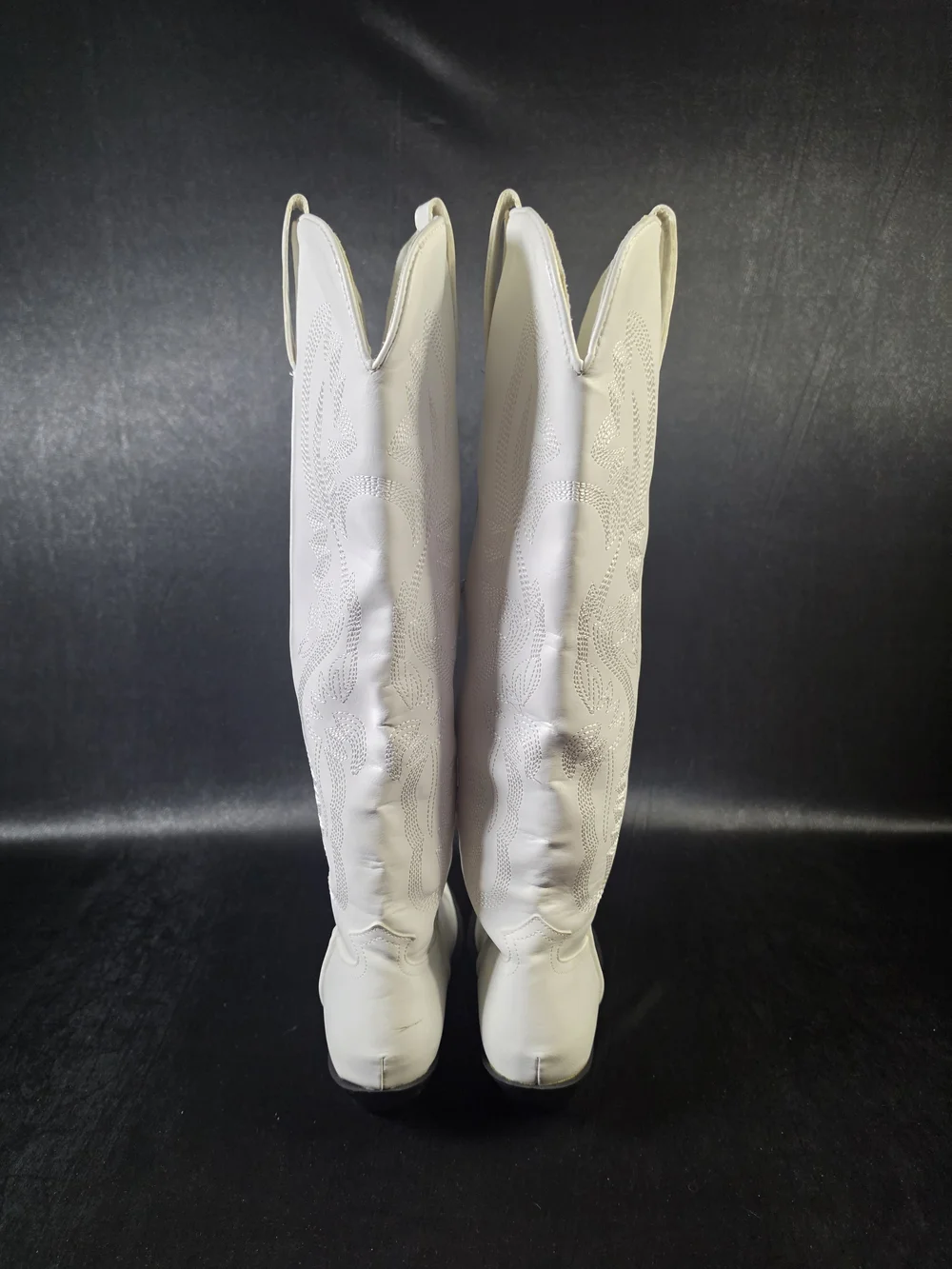 Women's White Cowboy Boots Size 8.5 Embroidered Western Tall Side Zip Pointed